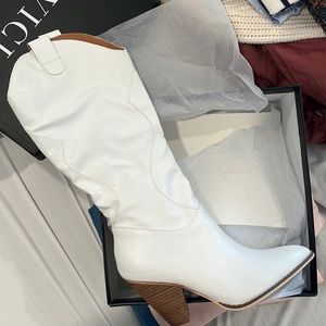 NWT White cowboy Boots